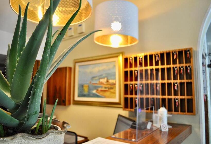 Suíte Júnior com Sacada, Corallo Garnì