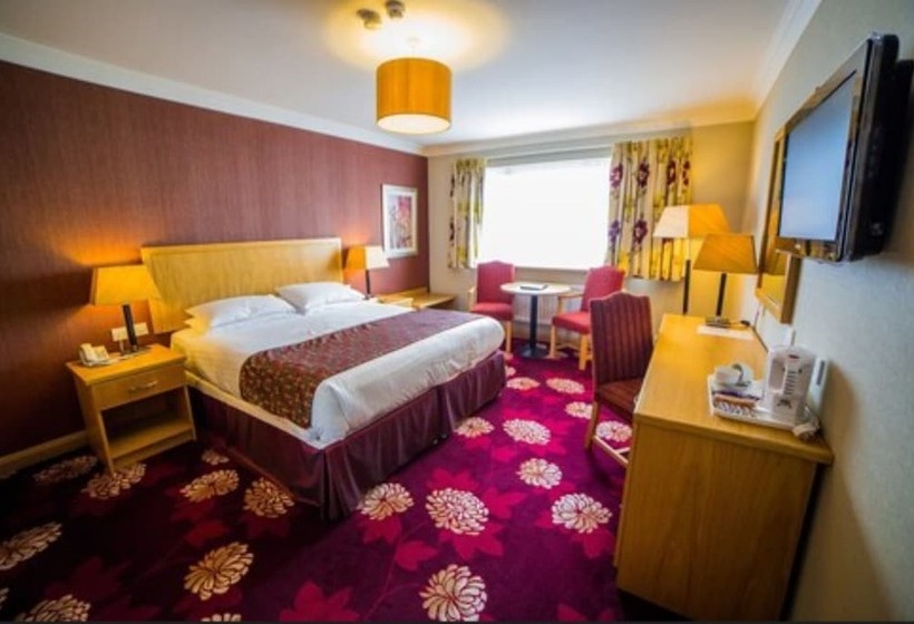 수피리어 룸, Curran Court