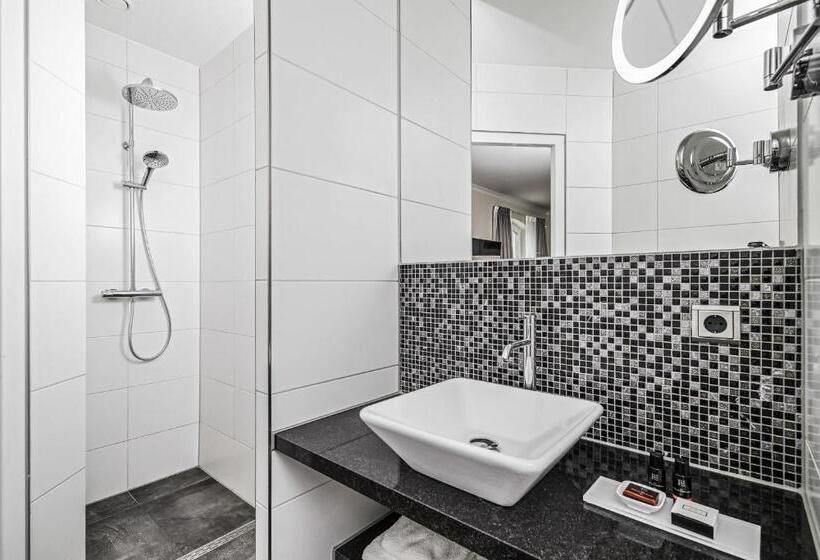 اتاق لوکس, De Lindeboom