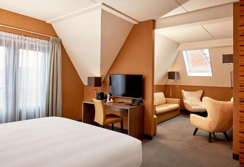 سوییت لوکس, De Lindeboom