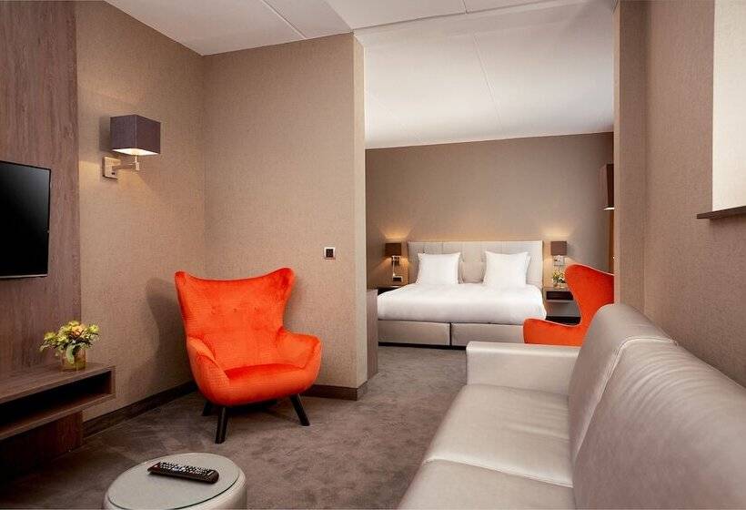 سوییت لوکس, De Lindeboom