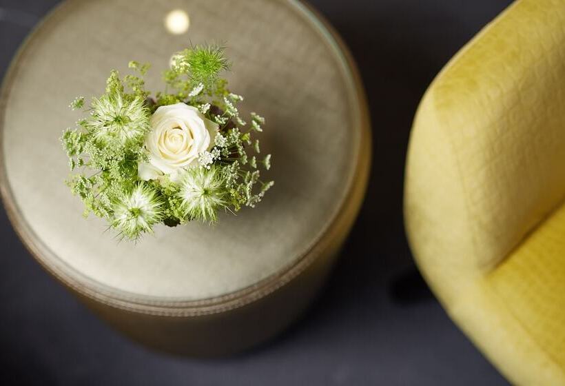 اتاق لوکس, De Lindeboom