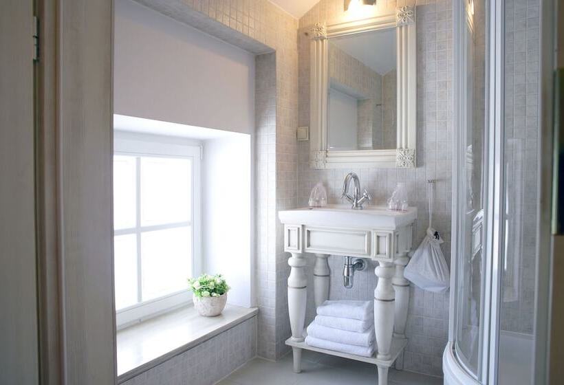 غرفة سوبيريور, Dwór Kaliszki