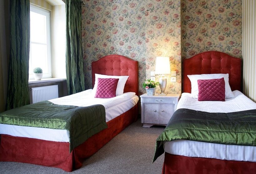 غرفة سوبيريور, Dwór Kaliszki