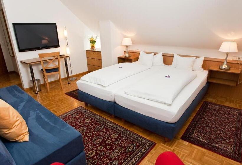 غرفة قياسية ثلاثية, Garni Schacherer