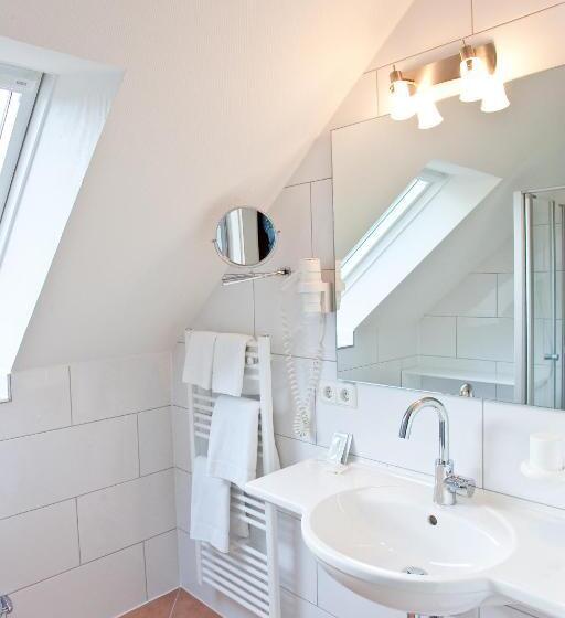 غرفة قياسية رباعية, Garni Schacherer