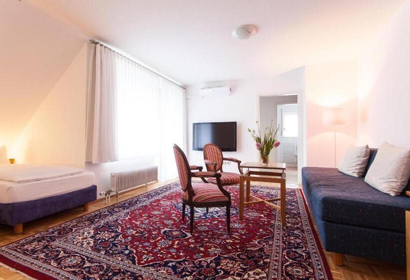 غرفة عائلية, Garni Schacherer