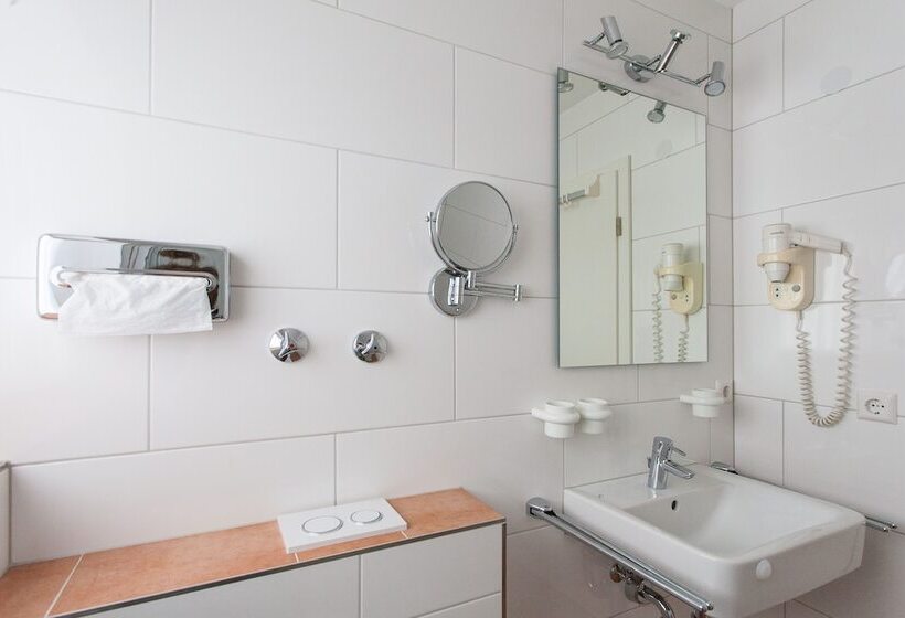 غرفة قياسية, Garni Schacherer