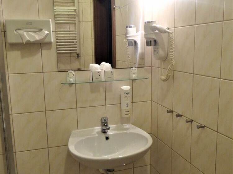 חדר סטנדרט, Grot