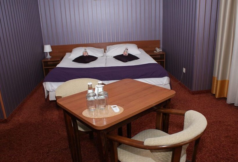 חדר סטנדרט, Grot