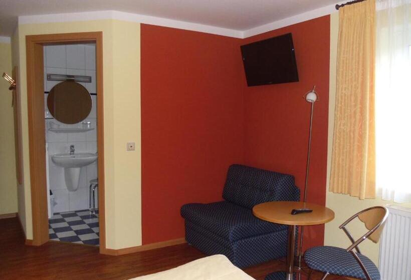 Номер Стандарт Трехместный, & Gästehaus Im Ziegelweg Klimatisiert Eintrittskarten Für Den Europa Park Erhalten Sie Garanti