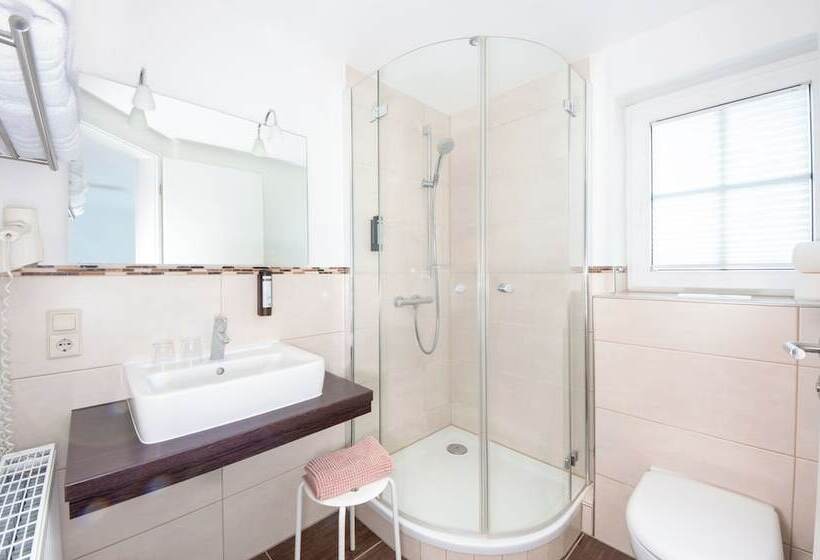 Четырехместный Номер Стандарт, & Gästehaus Im Ziegelweg Klimatisiert Eintrittskarten Für Den Europa Park Erhalten Sie Garanti