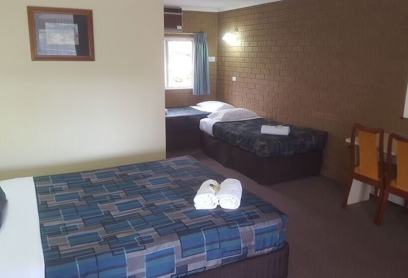 חדר משפחתי, Hepburn Springs Motor Inn