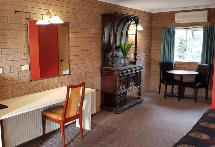 חדר דחוקס עם מיטת קינג, Hepburn Springs Motor Inn