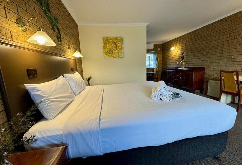 חדר דחוקס עם מיטת קינג, Hepburn Springs Motor Inn