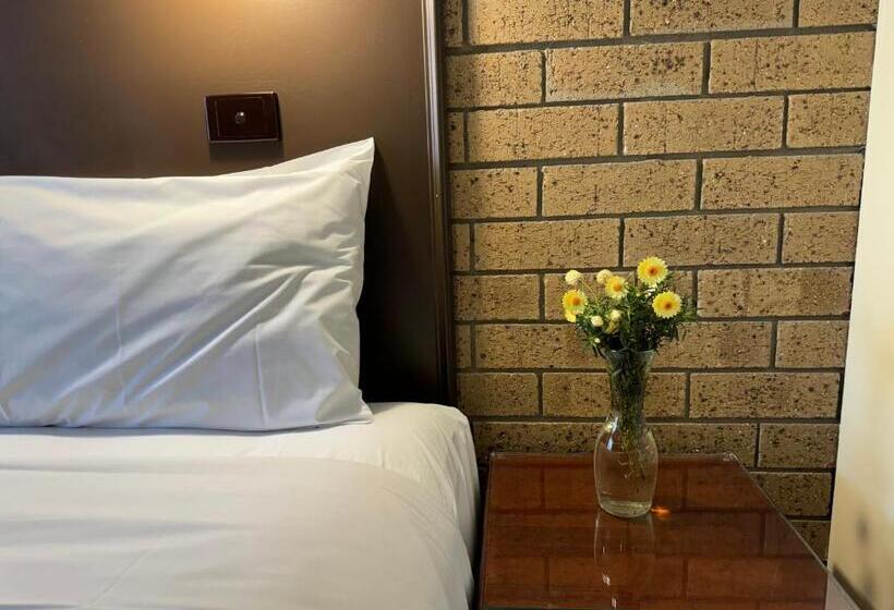 스탠다드 룸 킹사이즈 침대, Hepburn Springs Motor Inn