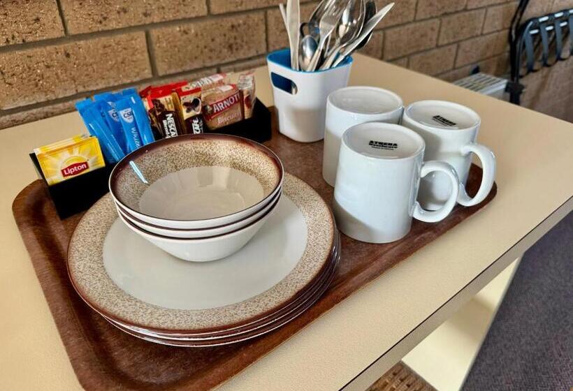 חדר משפחתי, Hepburn Springs Motor Inn