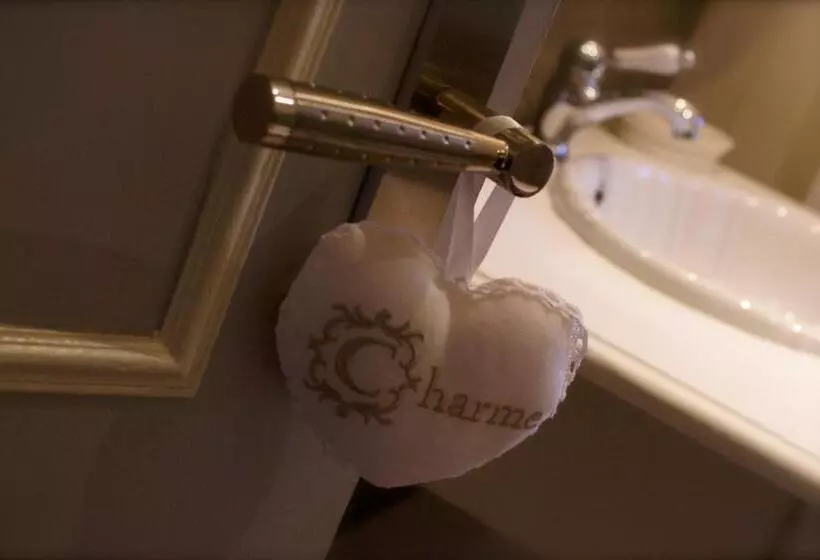 スタンダードトリプルルーム, Le Crillon