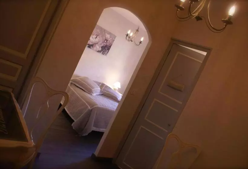スタンダードトリプルルーム, Le Crillon