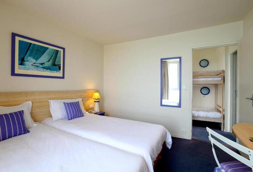 חדר סטנדרט לארבעה נוף לים, Hôtel Miléade De La Plage   Binic