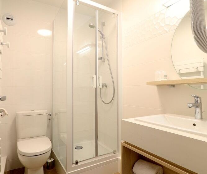 חדר סטנדרט לשלושה, Hôtel Miléade De La Plage   Binic