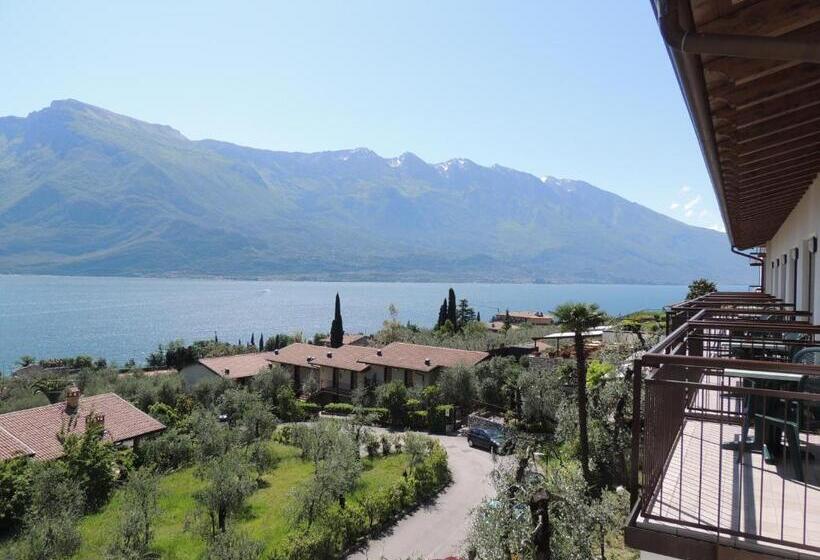 اتاق استاندارد با چشم‌انداز دریاچه, Ilma Lake Garda Resort