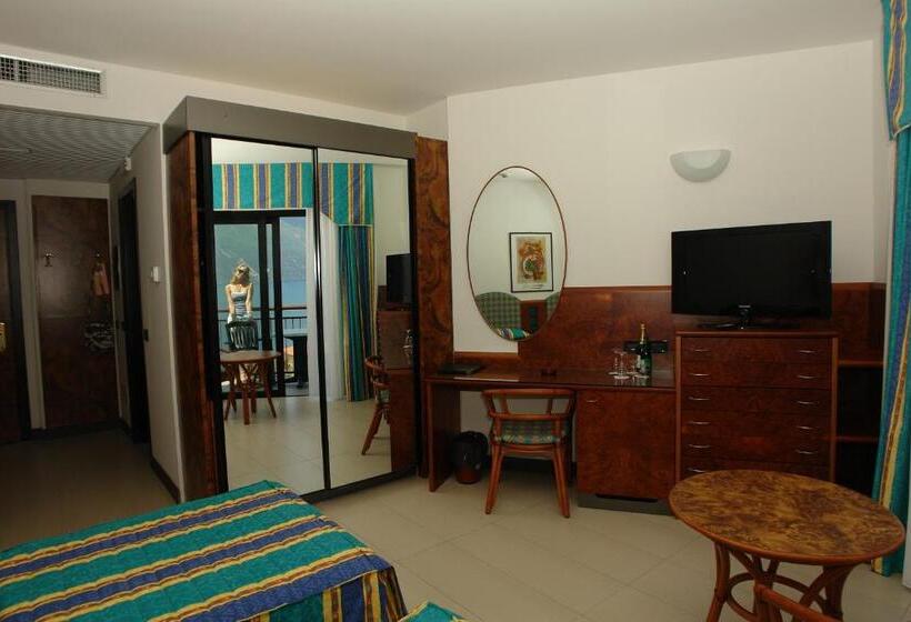 اتاق استاندارد با چشم‌انداز کوهستان, Ilma Lake Garda Resort