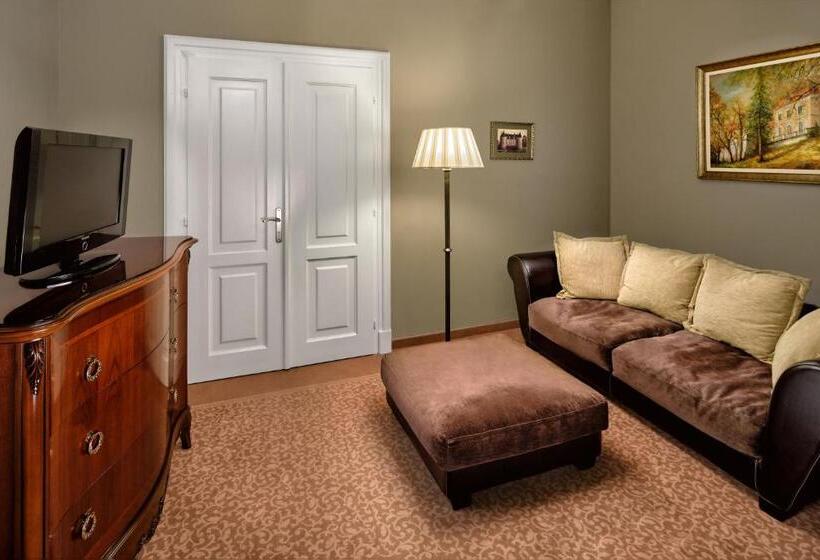 סוויטה, La Contessa Castle