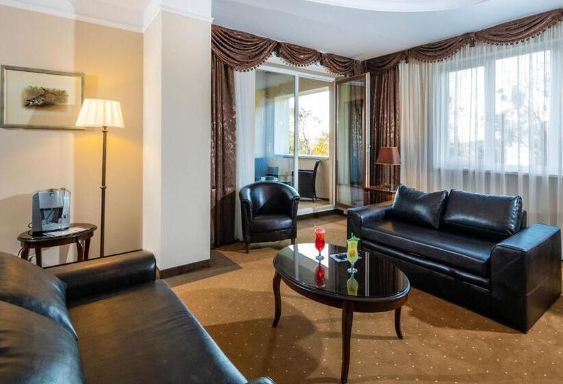 סוויטת ג'וניור, La Contessa Castle