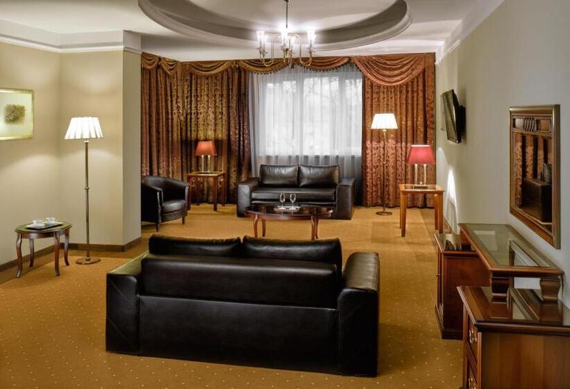 סוויטת ג'וניור, La Contessa Castle