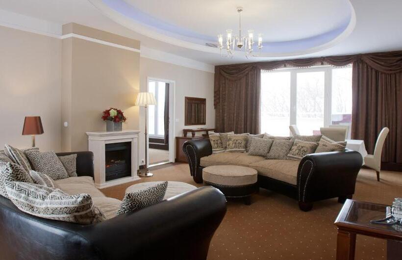 סוויטת 2 חדרי שינה, La Contessa Castle