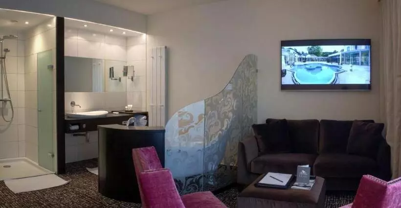 اتاق راحتی یک تخته, Le Chateau Des Thermes