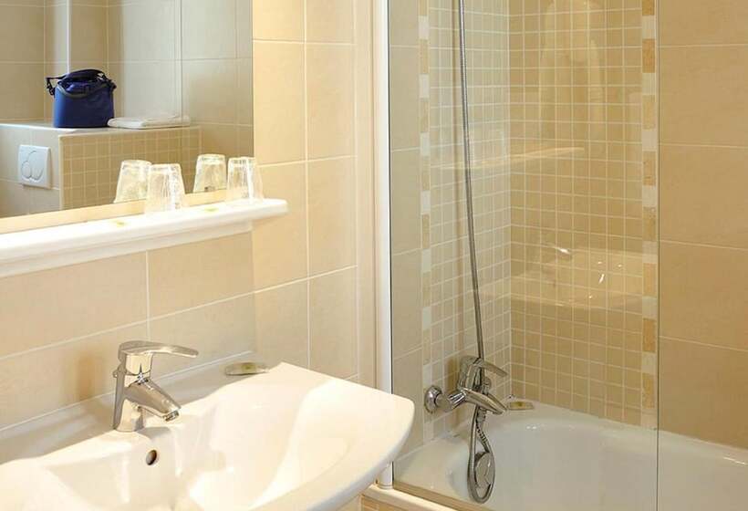 غرفة قياسية رباعية, Logis Hôtel Des Châteaux De La Loire