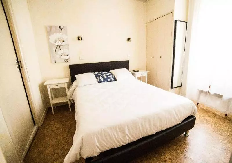 スタンダードルーム, Logis Hôtel Restaurant De Provence