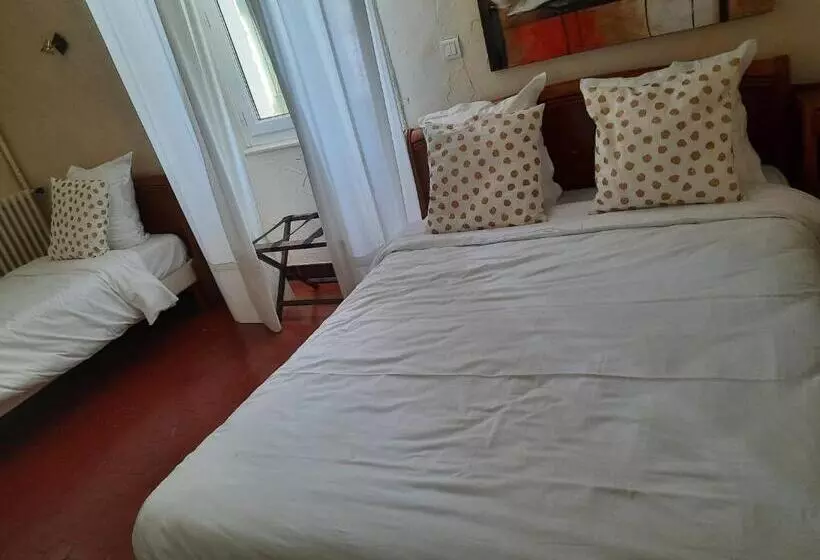 スタンダードトリプルルーム, Logis Hôtel Restaurant De Provence