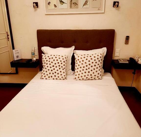 シングルベーシックルーム, Logis Hôtel Restaurant De Provence