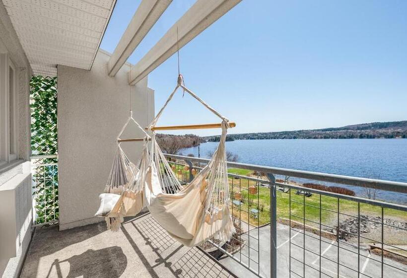 Superior room with lake view, Manoir Lac Etchemin