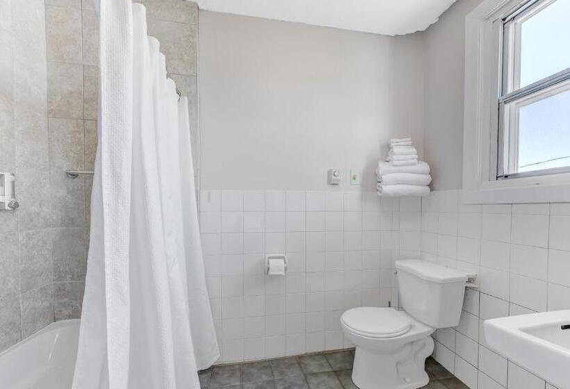 Четырехместный Номер Стандарт, Manoir Lac Etchemin