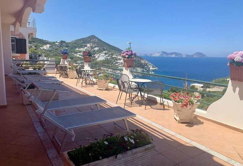 Triple Room Sea View, Ortensia