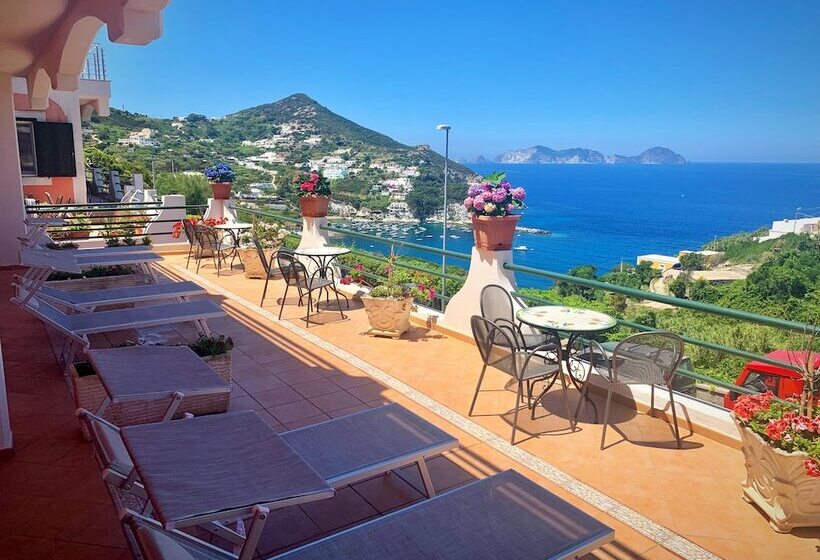 Triple Room Sea View, Ortensia