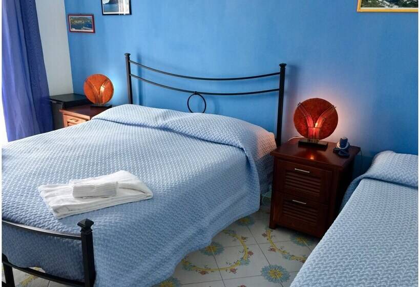 Triple Room Sea View, Ortensia