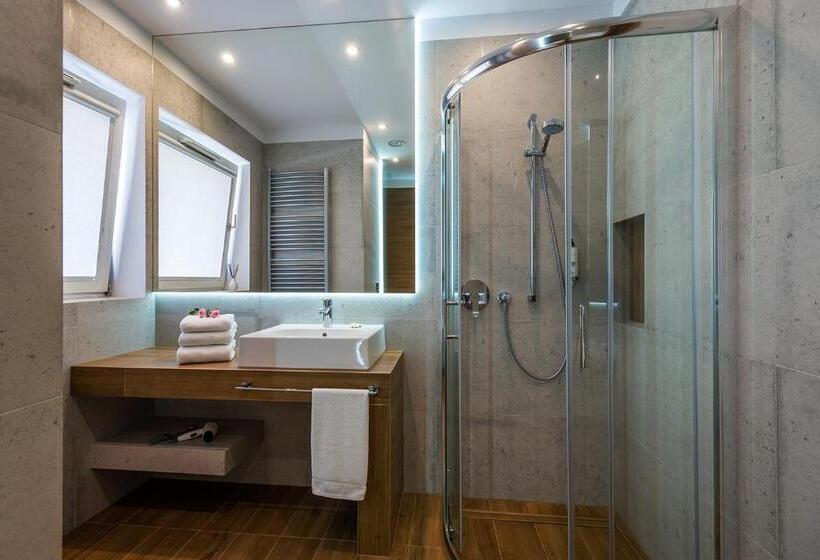 اتاق لوکس, Patio Old Town