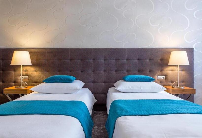 اتاق لوکس, Patio Old Town