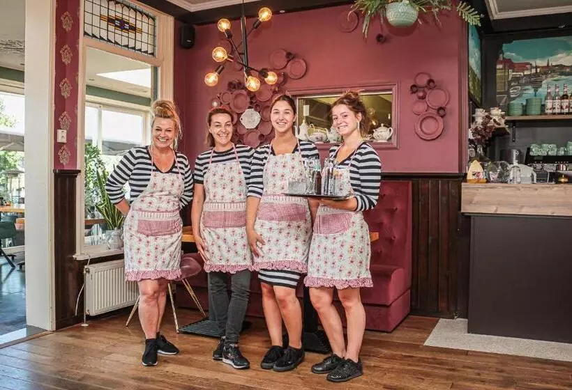 Standard Kolmen Hengen Huone, Restaurant Goerres