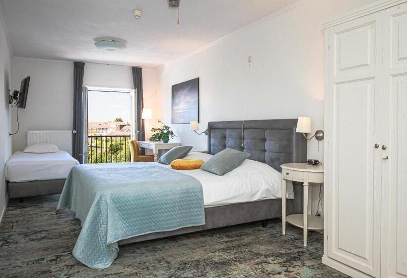 חדר סטנדרט לשלושה, Restaurant Goerres