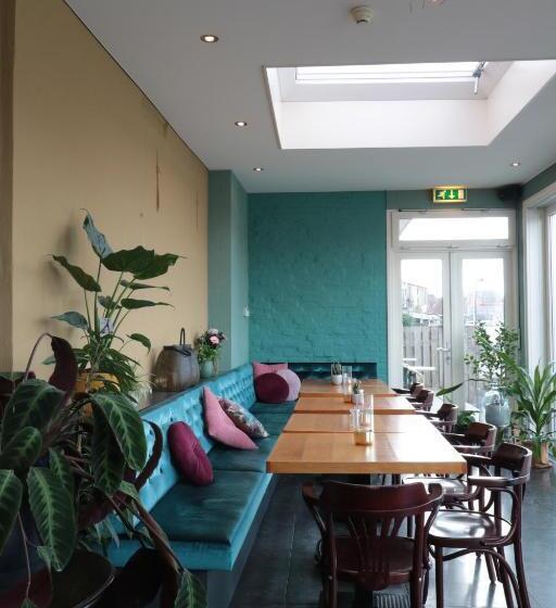 חדר סטנדרט לשלושה, Restaurant Goerres