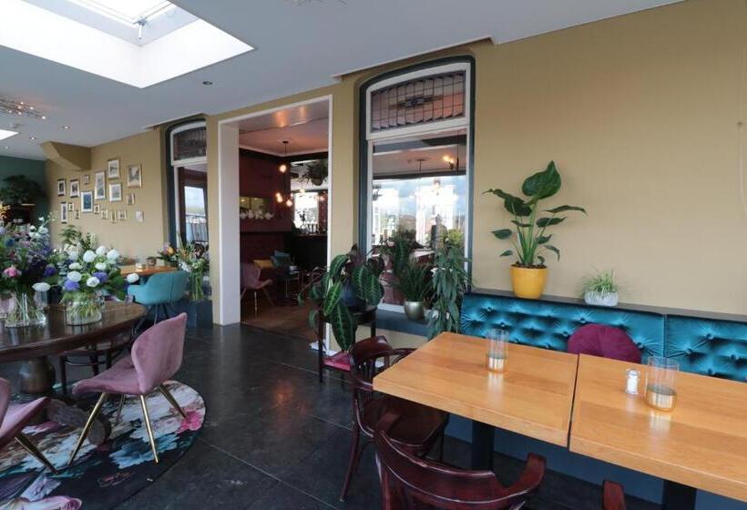 스탠다드 트리플 룸, Restaurant Goerres