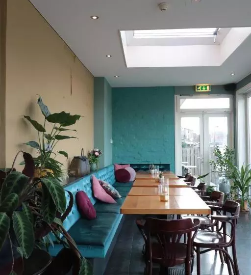 Standard Neljän Hengen Huone, Restaurant Goerres