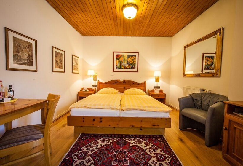 スタンダードルーム, Restaurant Hackteufel