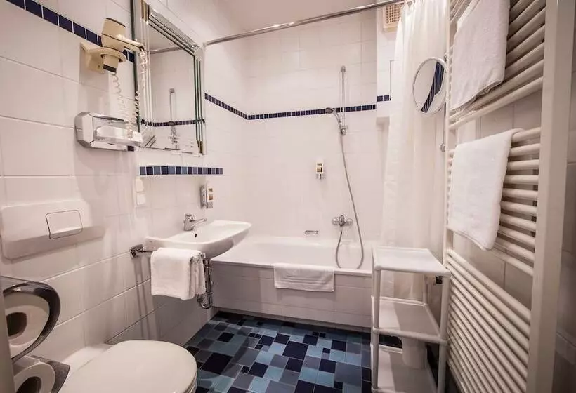 Standard Triple Room, Restaurant Hackteufel
